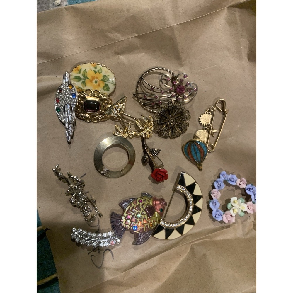 Vintage CRAFT Costume Jewelry Brooch Lot 12pc Fish Moon Floral Enamel Pin Set